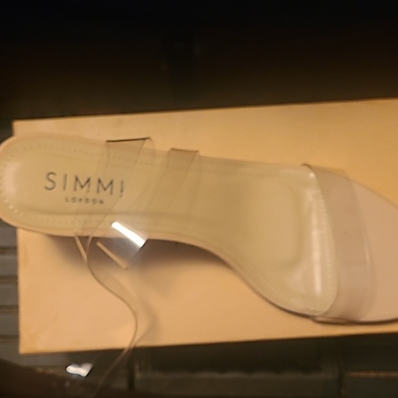 Nude or Clear Heels - Picture 3 of 5